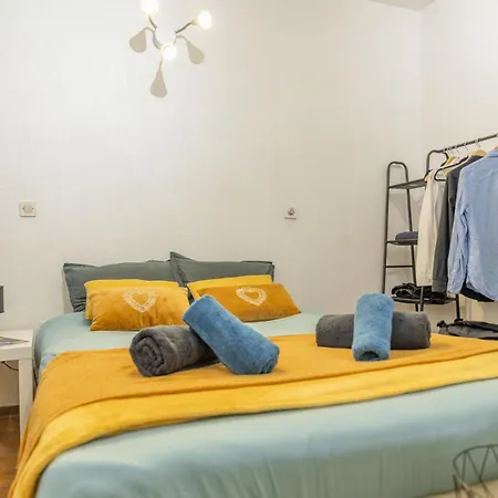 Charming City-center Flat With Terrace